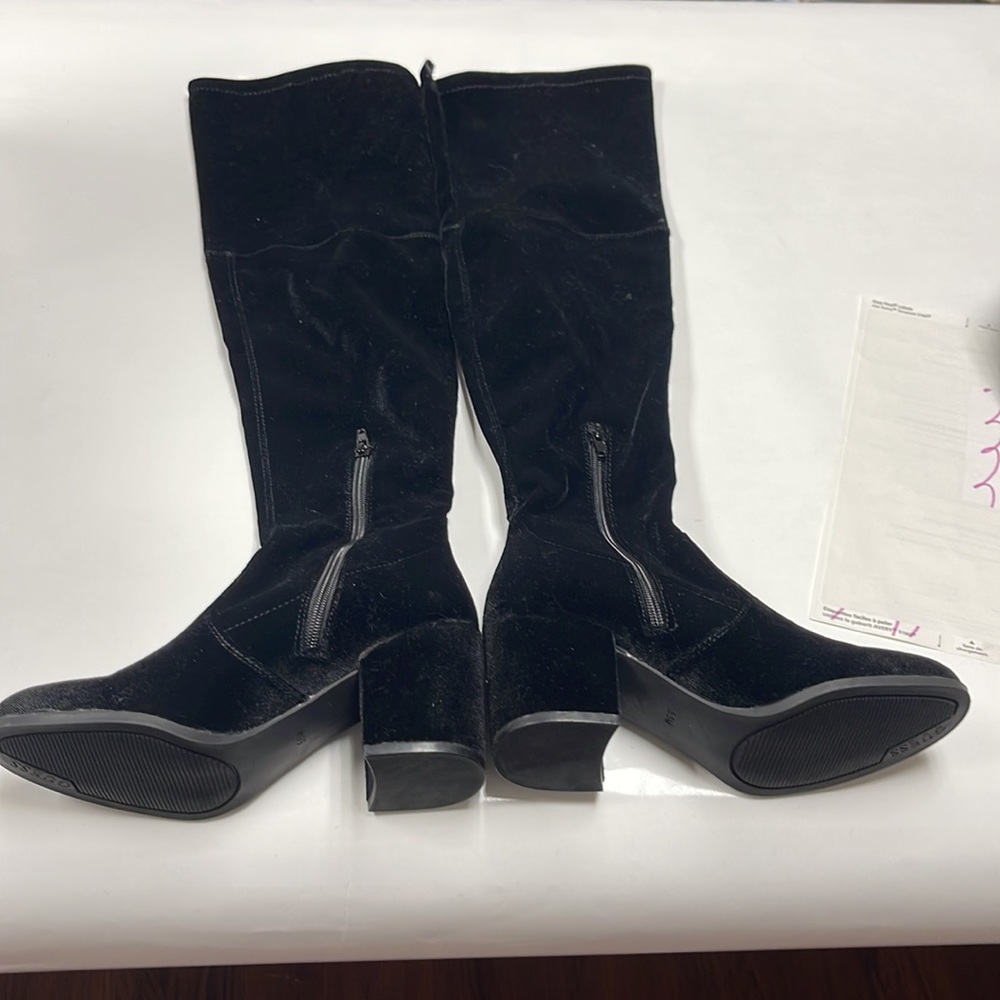 3#163, Size 5.5, NWOT Guess Over The Knee  Velvet /Suede Boots